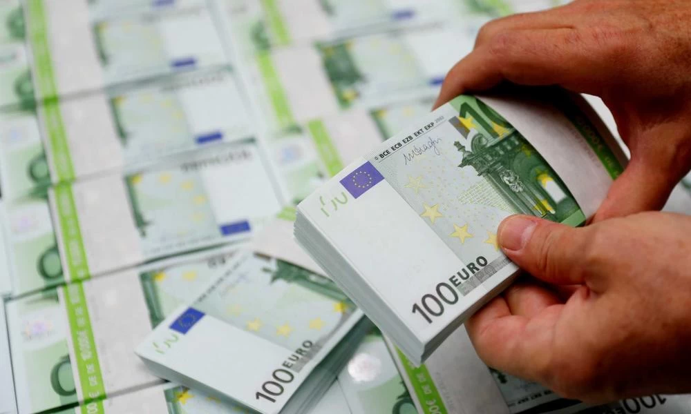 Βαθιά το χέρι σε τρύπιες τσέπες για εκατομμύρια φορολογούμενους